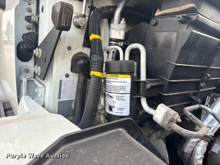 image for item EG1989 2010 International 7400 crane truck