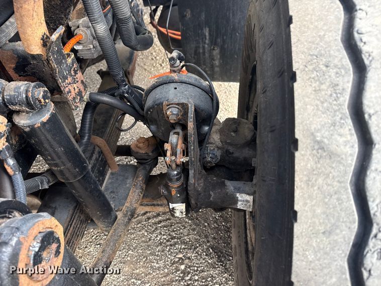 image for item EG1989 2010 International 7400 crane truck