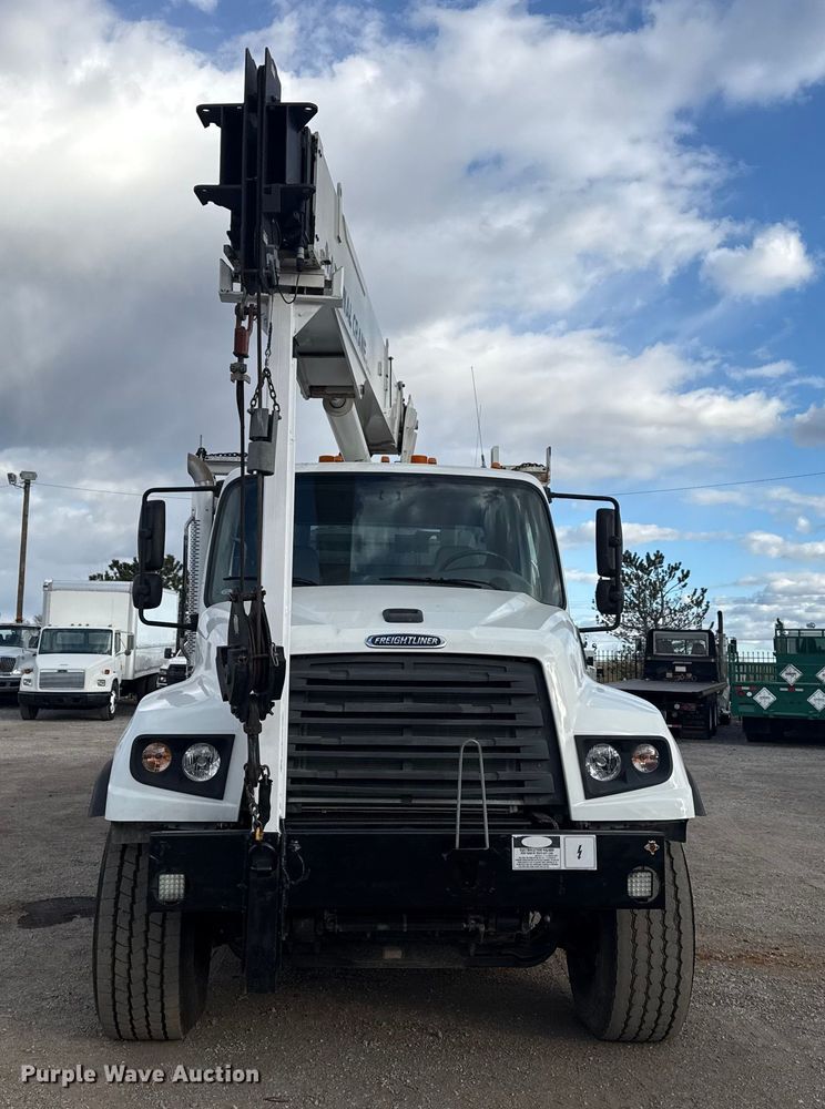 image for item EG1990 2013 Freightliner 114SD crane truck