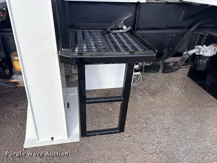 image for item EG1990 2013 Freightliner 114SD crane truck