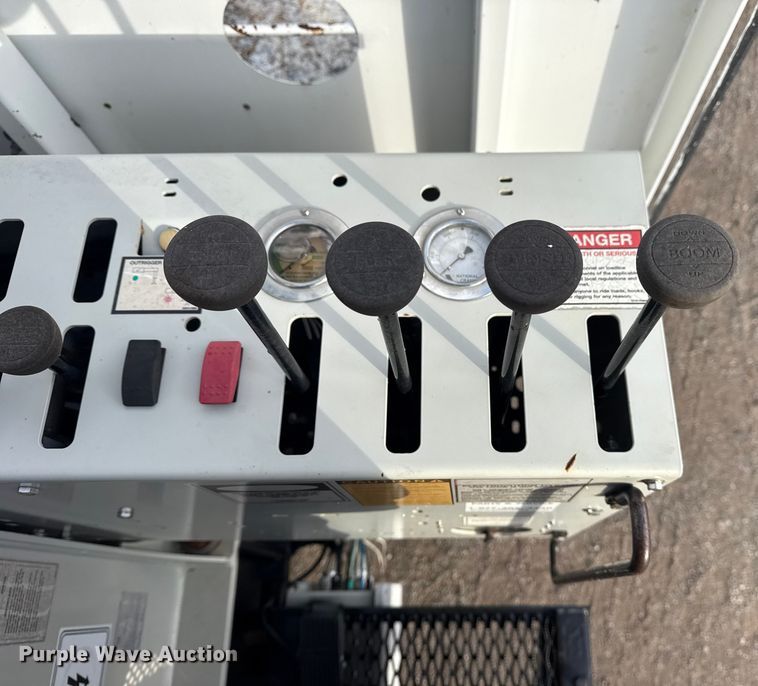 image for item EG1990 2013 Freightliner 114SD crane truck