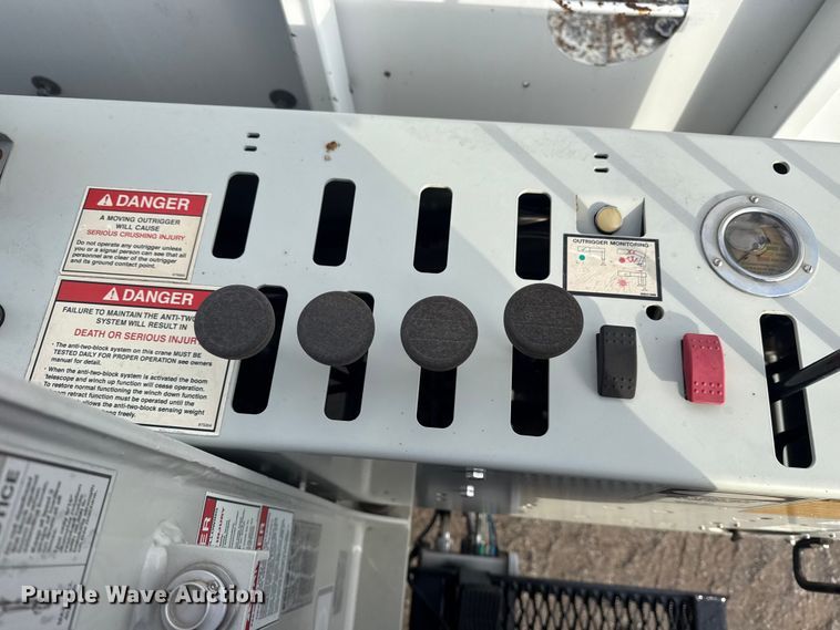 image for item EG1990 2013 Freightliner 114SD crane truck