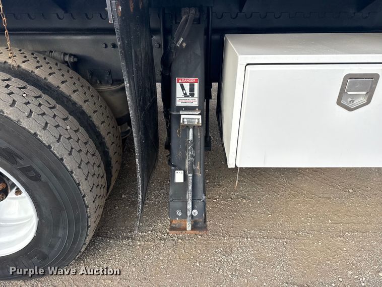 image for item EG1990 2013 Freightliner 114SD crane truck