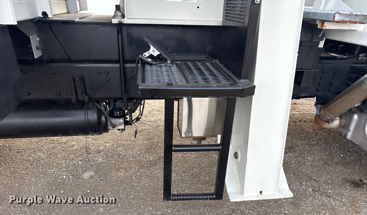 image for item EG1990 2013 Freightliner 114SD crane truck