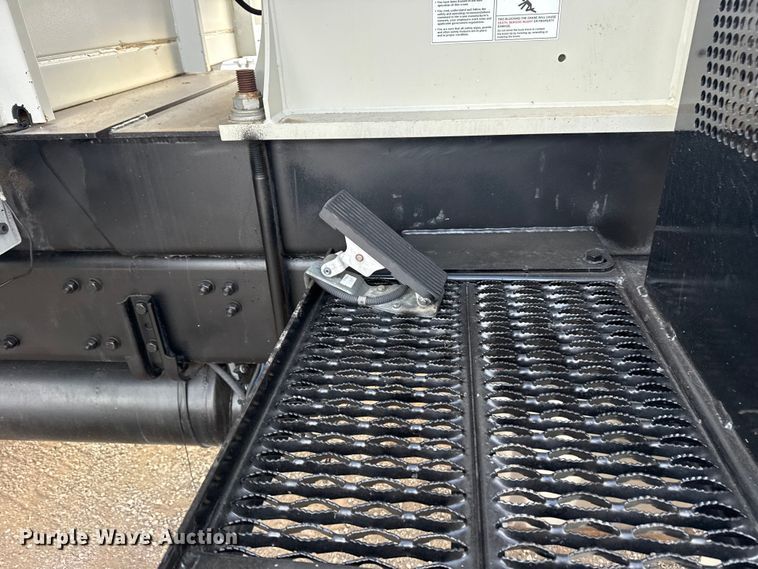 image for item EG1990 2013 Freightliner 114SD crane truck