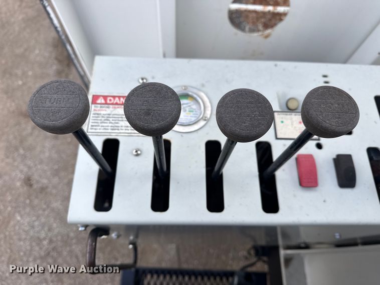 image for item EG1990 2013 Freightliner 114SD crane truck