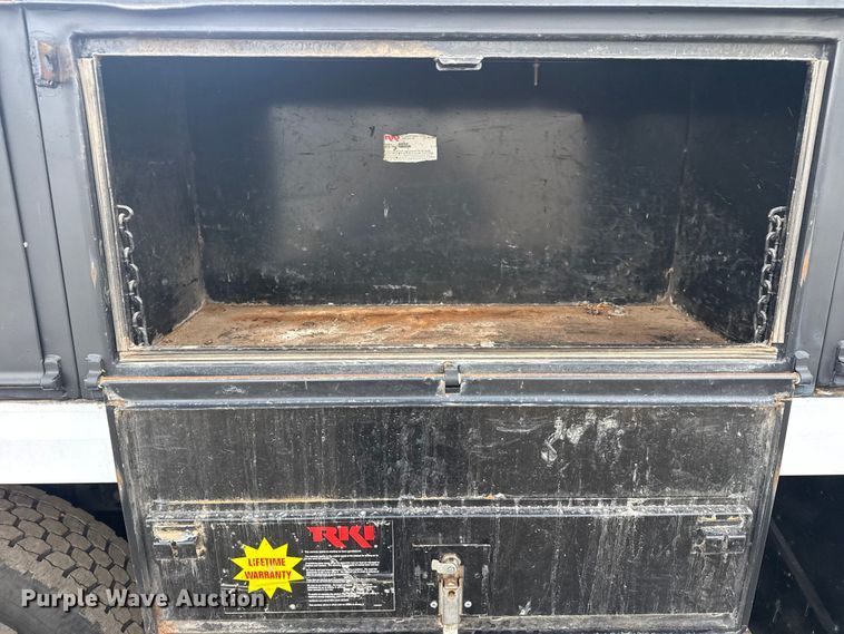 image for item EG1990 2013 Freightliner 114SD crane truck