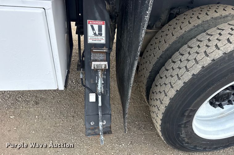 image for item EG1990 2013 Freightliner 114SD crane truck