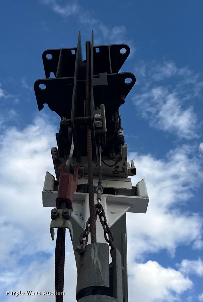 image for item EG1990 2013 Freightliner 114SD crane truck