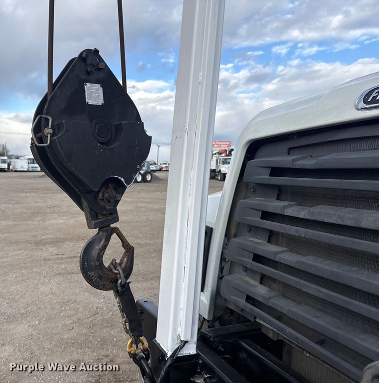 image for item EG1990 2013 Freightliner 114SD crane truck