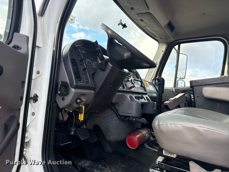 image for item EG1990 2013 Freightliner 114SD crane truck