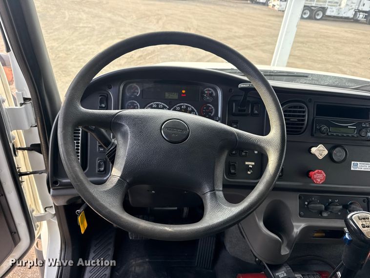 image for item EG1990 2013 Freightliner 114SD crane truck