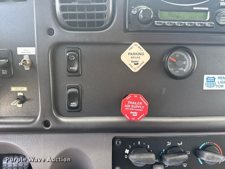 image for item EG1990 2013 Freightliner 114SD crane truck