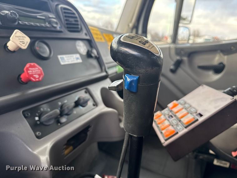 image for item EG1990 2013 Freightliner 114SD crane truck