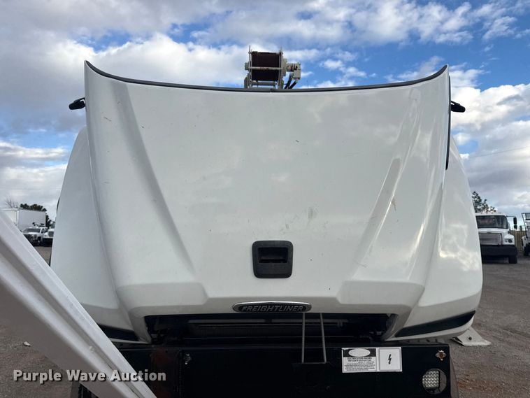 image for item EG1990 2013 Freightliner 114SD crane truck