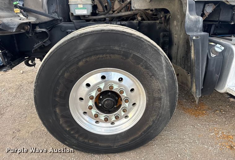 image for item EG1990 2013 Freightliner 114SD crane truck