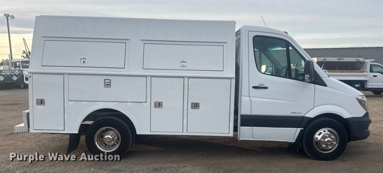image for item EG1995 2016 Freightliner Sprinter 3500 utility van