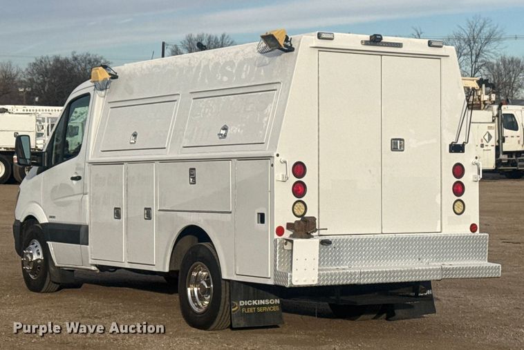 image for item EG1995 2016 Freightliner Sprinter 3500 utility van