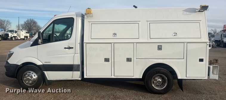 image for item EG1995 2016 Freightliner Sprinter 3500 utility van