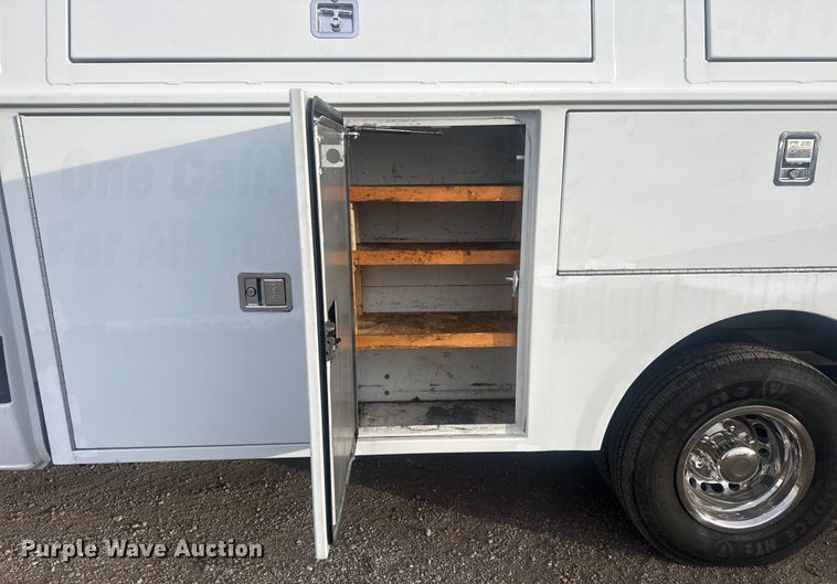 image for item EG1995 2016 Freightliner Sprinter 3500 utility van