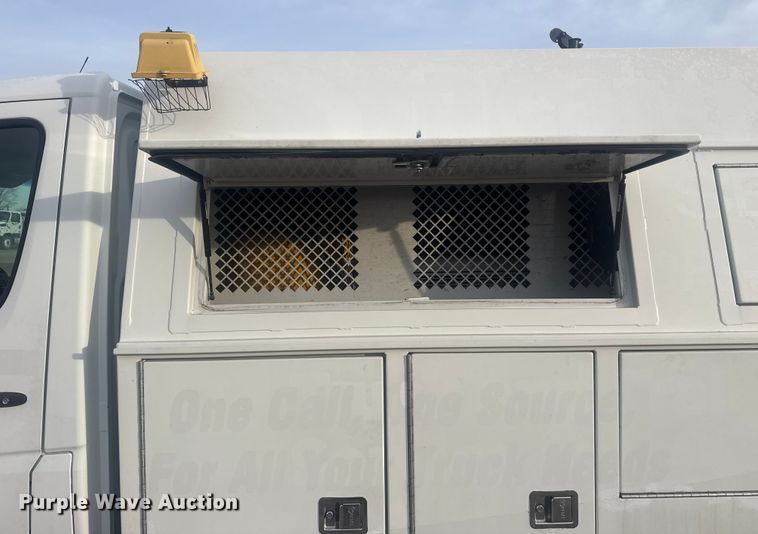 image for item EG1995 2016 Freightliner Sprinter 3500 utility van