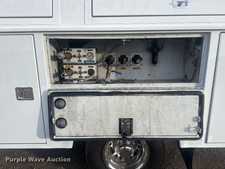 image for item EG1995 2016 Freightliner Sprinter 3500 utility van