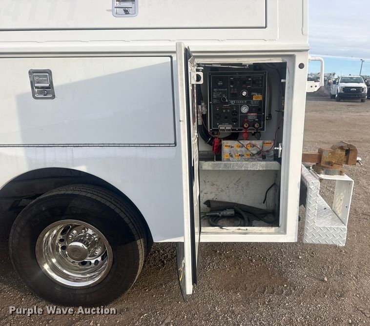 image for item EG1995 2016 Freightliner Sprinter 3500 utility van