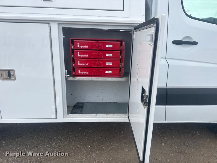 image for item EG1995 2016 Freightliner Sprinter 3500 utility van