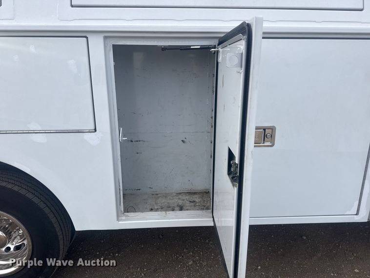 image for item EG1995 2016 Freightliner Sprinter 3500 utility van