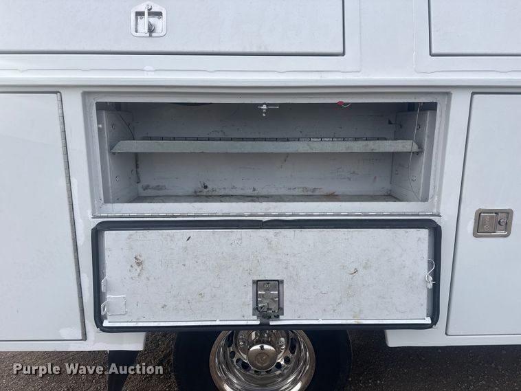 image for item EG1995 2016 Freightliner Sprinter 3500 utility van