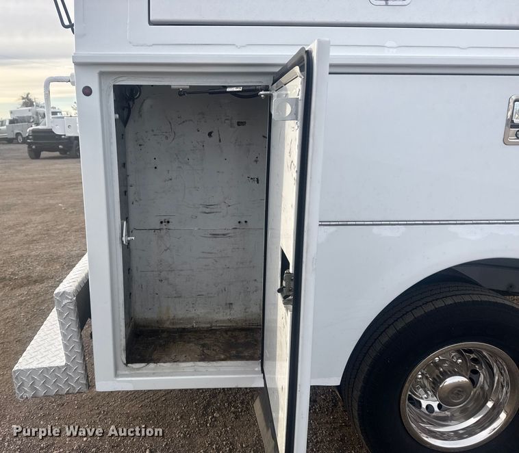 image for item EG1995 2016 Freightliner Sprinter 3500 utility van