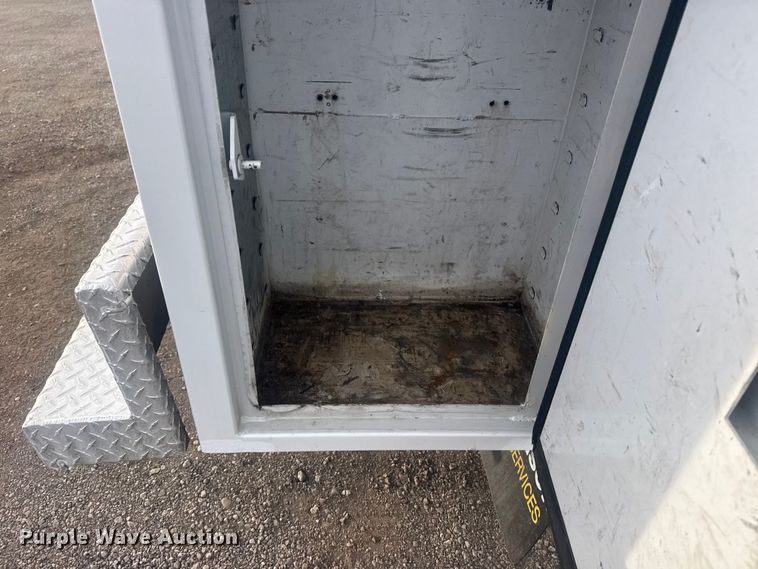 image for item EG1995 2016 Freightliner Sprinter 3500 utility van