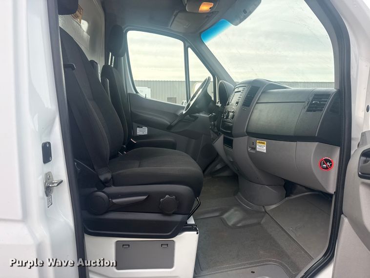 image for item EG1995 2016 Freightliner Sprinter 3500 utility van