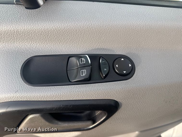 image for item EG1995 2016 Freightliner Sprinter 3500 utility van