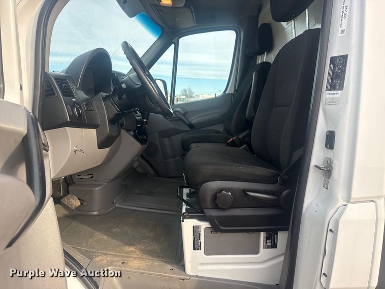 image for item EG1995 2016 Freightliner Sprinter 3500 utility van