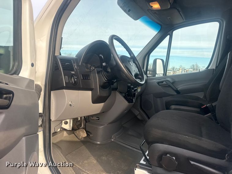 image for item EG1995 2016 Freightliner Sprinter 3500 utility van