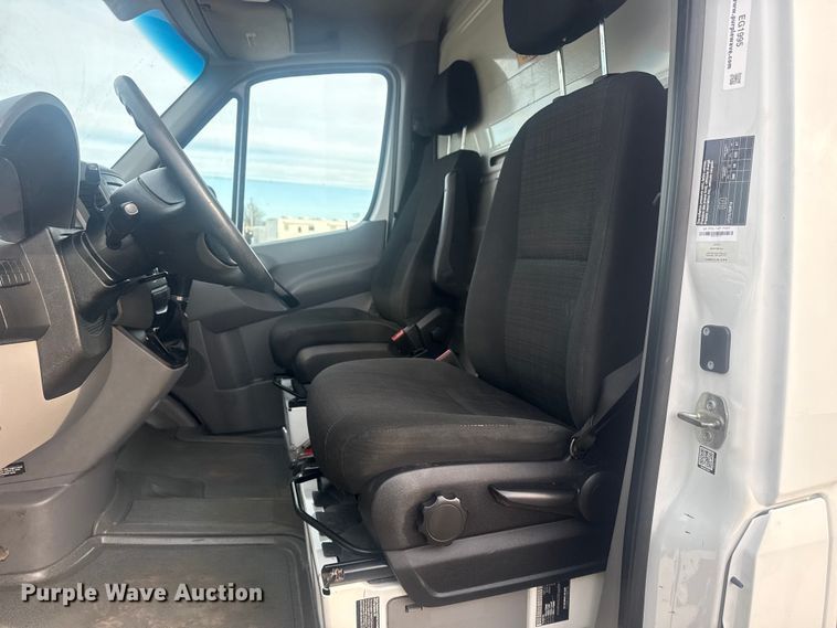 image for item EG1995 2016 Freightliner Sprinter 3500 utility van