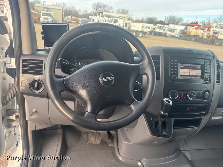 image for item EG1995 2016 Freightliner Sprinter 3500 utility van