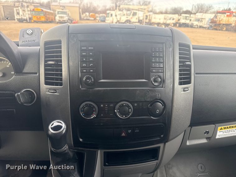 image for item EG1995 2016 Freightliner Sprinter 3500 utility van