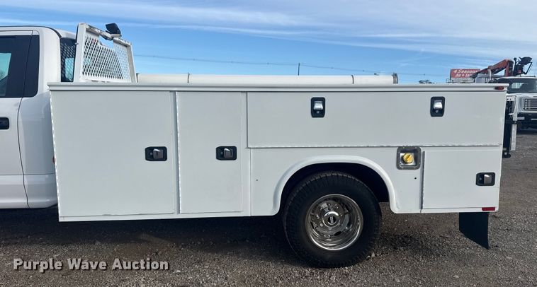 image for item EG1997 2017 Ford F350 Super Duty XL utility bed pickup truck