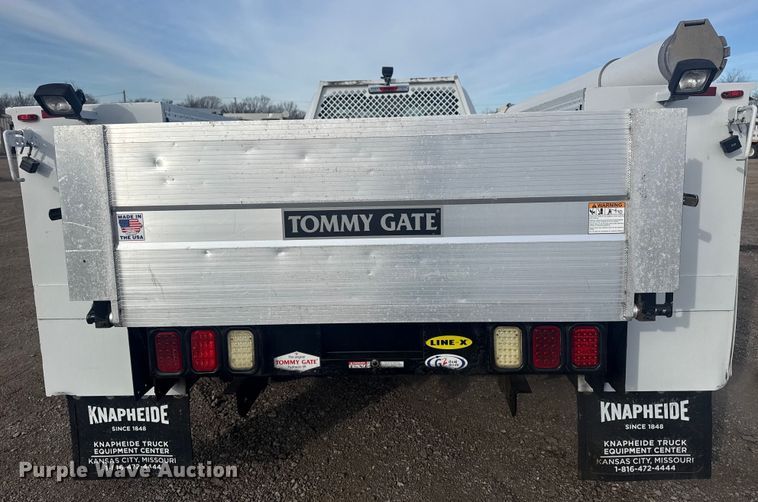 image for item EG1997 2017 Ford F350 Super Duty XL utility bed pickup truck