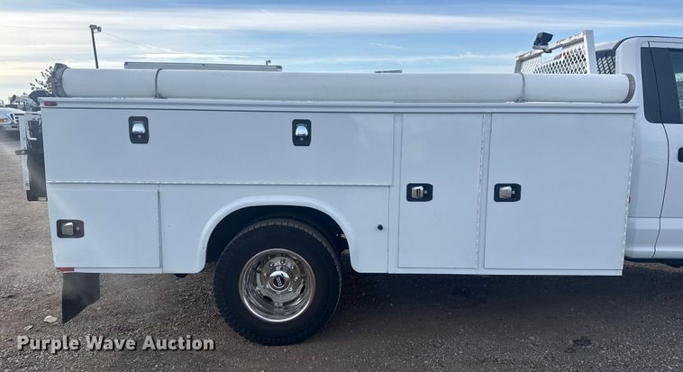 image for item EG1997 2017 Ford F350 Super Duty XL utility bed pickup truck