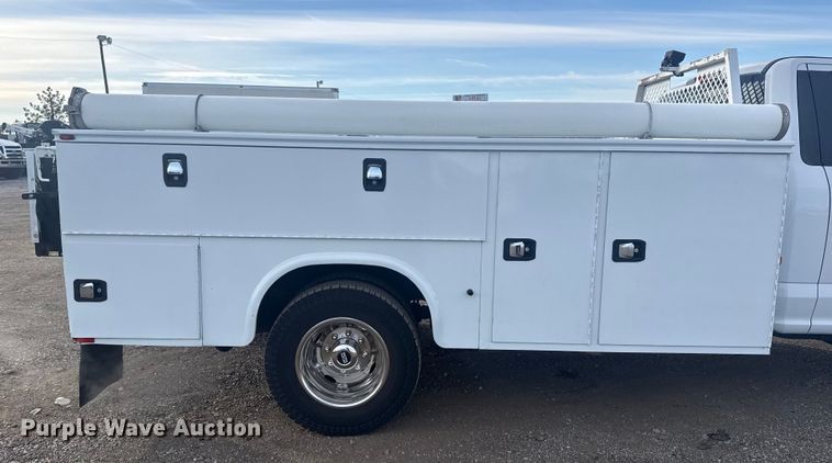 image for item EG1997 2017 Ford F350 Super Duty XL utility bed pickup truck