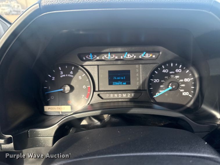 image for item EG1997 2017 Ford F350 Super Duty XL utility bed pickup truck