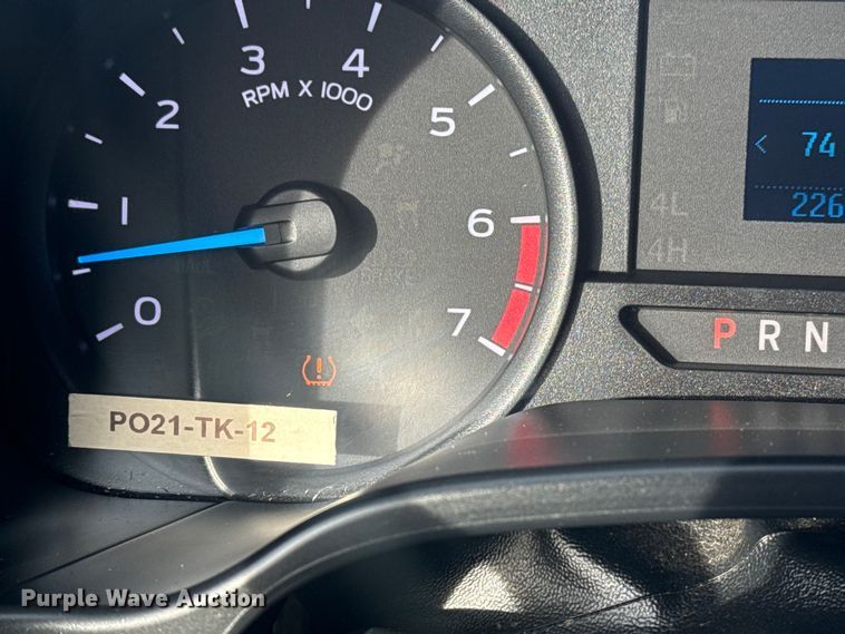 image for item EG1997 2017 Ford F350 Super Duty XL utility bed pickup truck