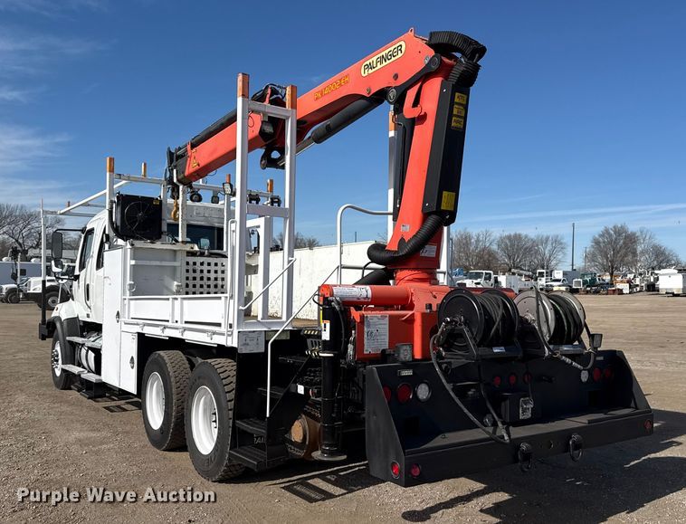 image for item EG2001 2013 Freightliner 108SD crane truck