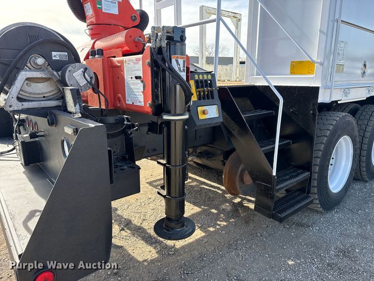 image for item EG2001 2013 Freightliner 108SD crane truck