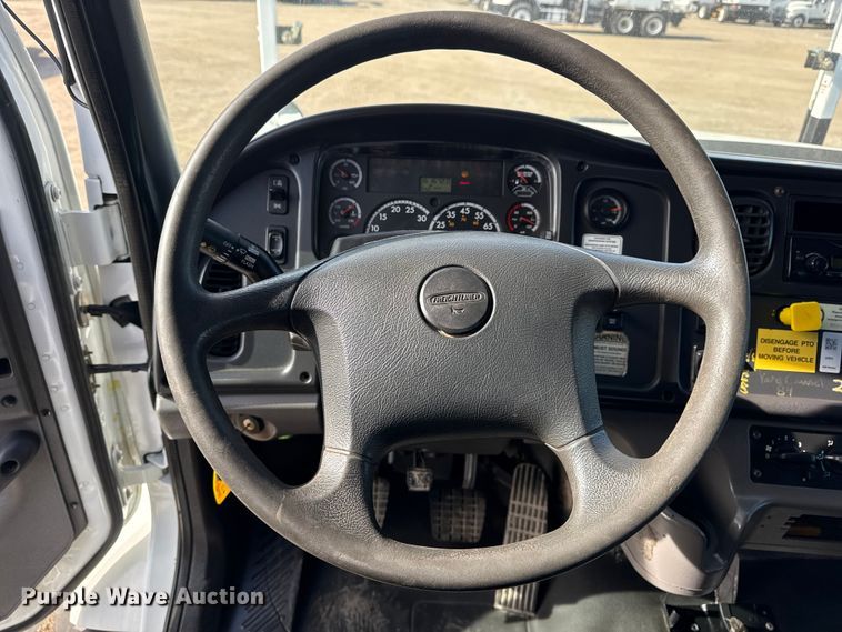 image for item EG2001 2013 Freightliner 108SD crane truck