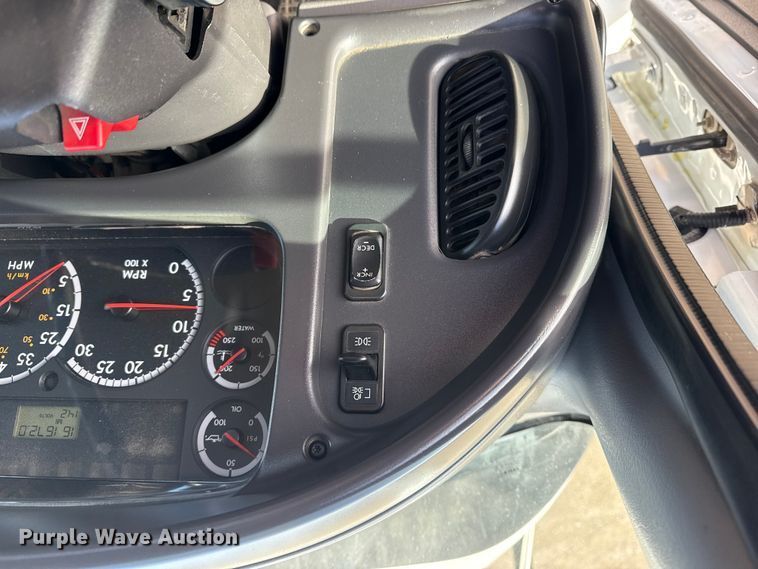 image for item EG2001 2013 Freightliner 108SD crane truck