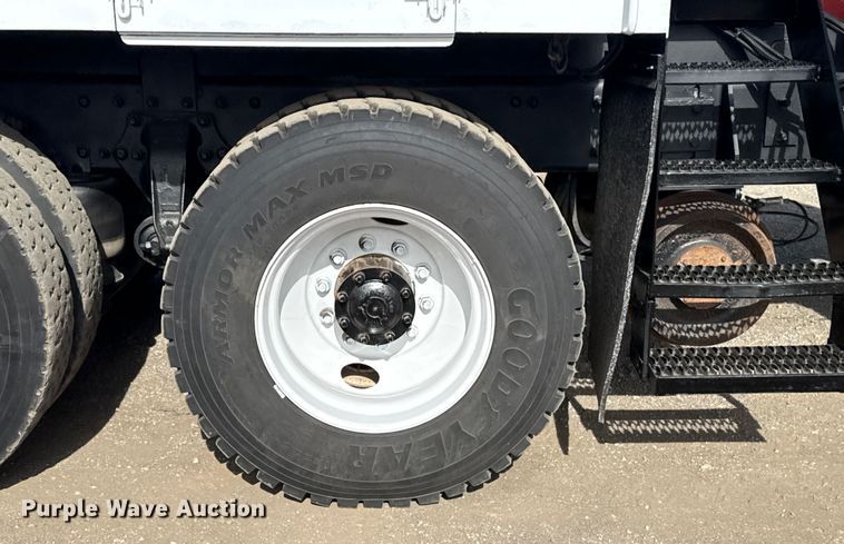 image for item EG2001 2013 Freightliner 108SD crane truck